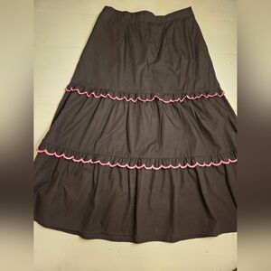 Chic Black Maxi Skirt with Pink Accents